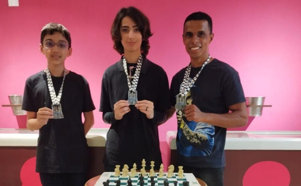 Enxadrista da Academia Araxaense de Xadrez Bruno Alexandre é campeão da 7ª  Copa Chantilly de Xadrez – Jornal Exempplar
