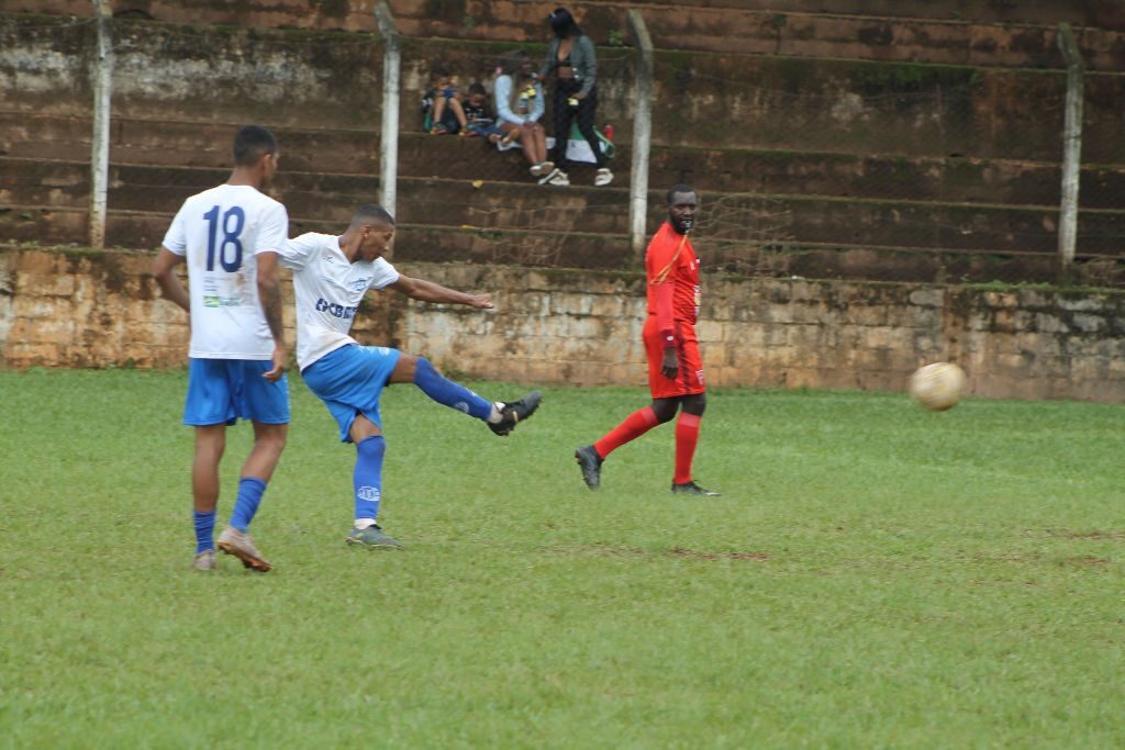 Dínamo vence e avança com goleada para as semifinais do Amadorão