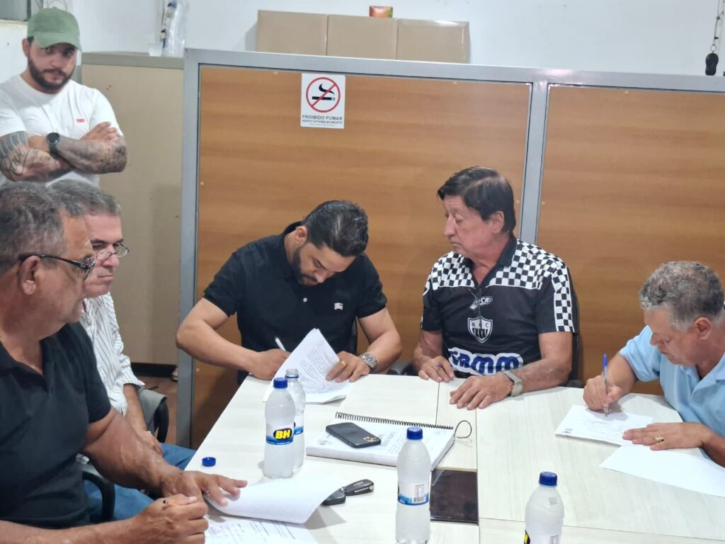 Noite histórica: SAF é oficializada e Araxá Esporte inicia nova fase sob comando de Diogo Ferreira